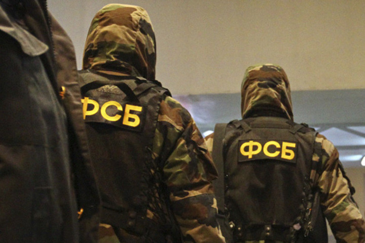 Сотрудники ФСБ задержали двух полицейских в Майкопском районе