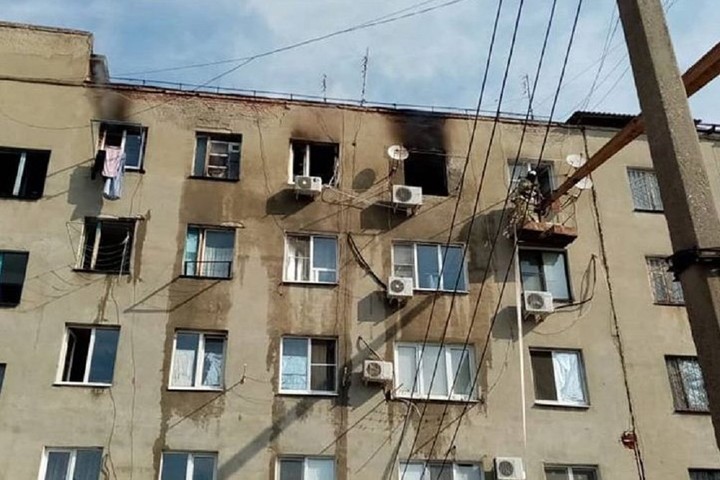 Из-за пожара в жилом доме в Адыгейске эвакуировали 50 человек