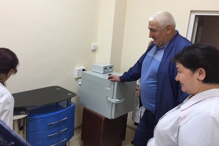 Депутат Госдумы Мурат Хасанов побывал в детской поликлинике Майкопа