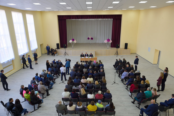Жители Сергиевского сельского поселения задали вопросы главе Адыгеи