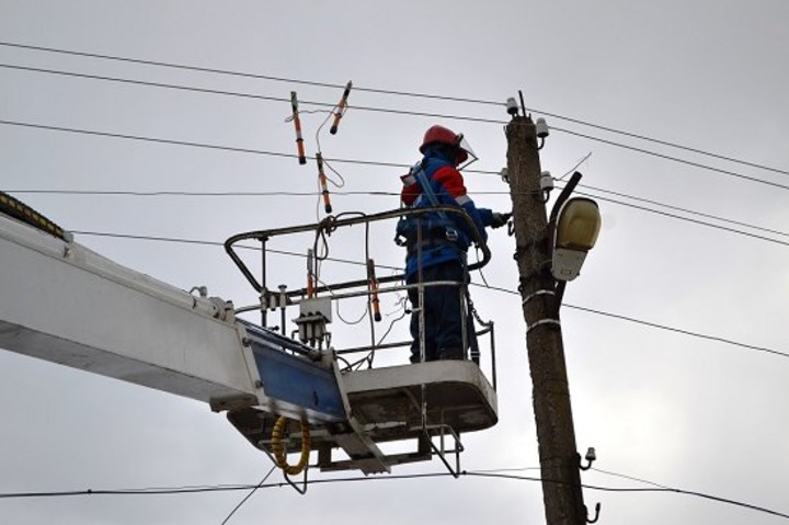 В Адыгее энергетики устраняют локальные аварии на линиях электропередач