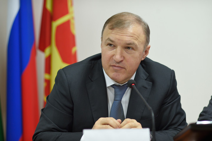 Глава Адыгеи Мурат Кумпилов принял участие в сессии Горсовета Майкопа