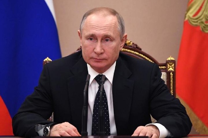 Путин объявил о переносе голосования по поправкам к Конституции 