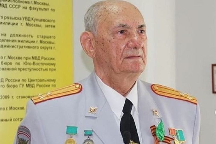 Мурат Кумпилов поздравил Азмета Хутыза с 90-летним юбилеем
