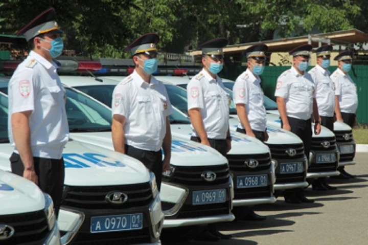 Автопарк ДПС Адыгеи пополнили семь новых автомобилей «Лада Веста»