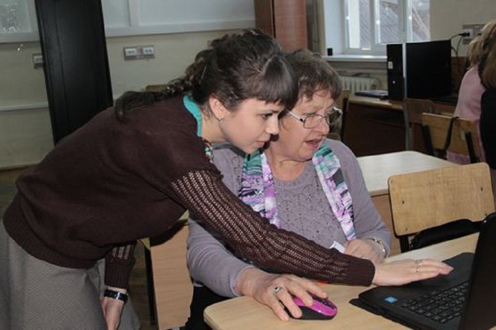 В Адыгее 555 пожилых людей обучились навыкам работы с компьютером