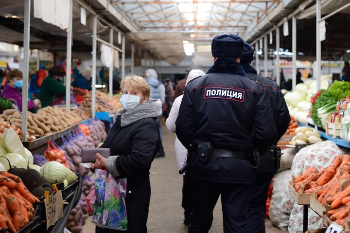 На рынках столицы Адыгеи проверили соблюдение мер эпидбезопасности