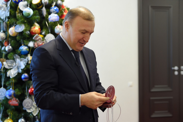 Глава Адыгеи принял участие во всероссийской акции «Ёлка желаний»