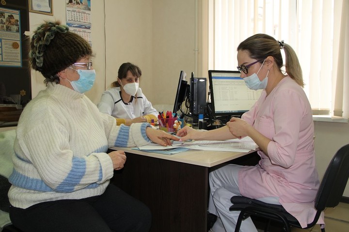 В столице Адыгеи от коронавируса вакцинировали 880 человек
