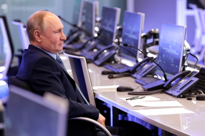 Путин посетил новый координационный центр правительства России 