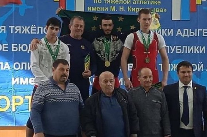 Аслан Бзасежев выиграл очередное золото на турнире по тяжёлой атлетике