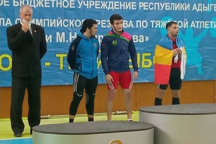 Батыр Хатляков из Хатажукая стал чемпионом ЮФО по тяжёлой атлетике