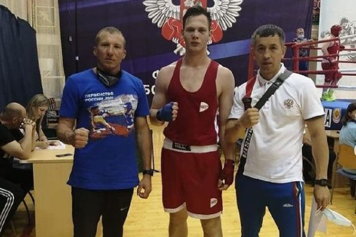 Юный боксер из Майкопа обеспечил себе бронзу первенства России