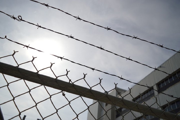В Адыгее осужденный получит новый срок за побег, мошенничество и грабеж