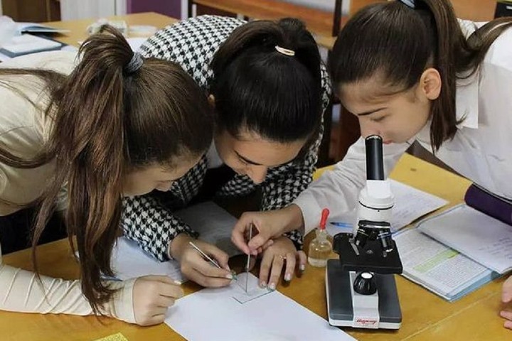 В двух школах Адыгейска продолжают работать центры «Точка роста»