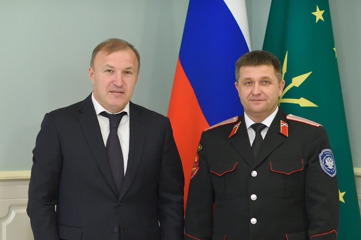 Глава Адыгеи и атаман КВКО обсудили сотрудничество и поддержку казачества 