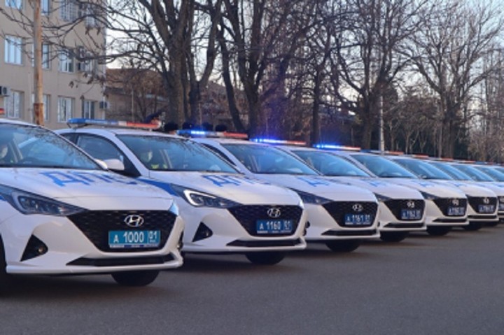 В Адыгее автопарк патрульных автомобилей ГИБДД пополнили 13 машин