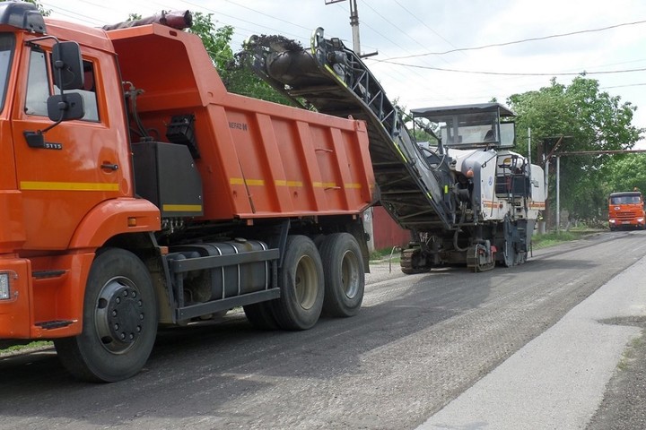 В двух районах Адыгеи отремонтируют четыре участка дорог
