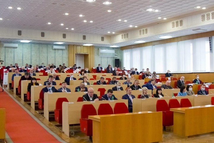 Очередное заседание парламента Адыгеи прошло в очном режиме