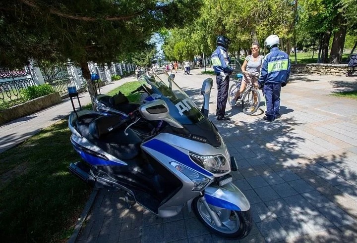 На набережной Анапы будут штрафовать за катание на велосипедах и электросамокатах
