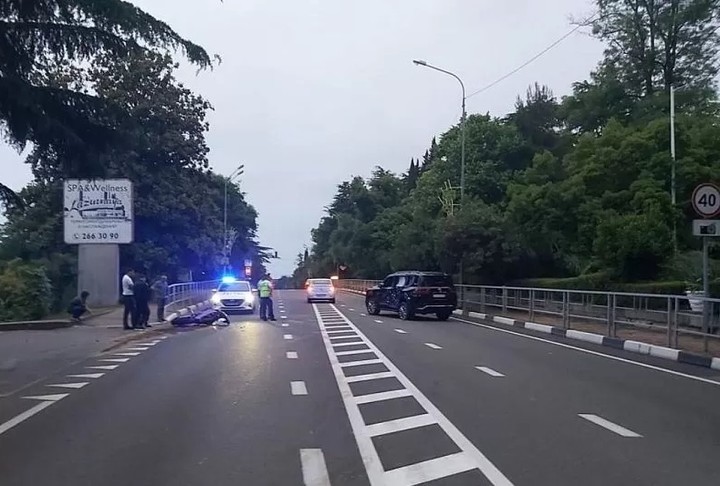 В результате ДТП на Курортном проспекте города  Сочи погиб мотоциклист