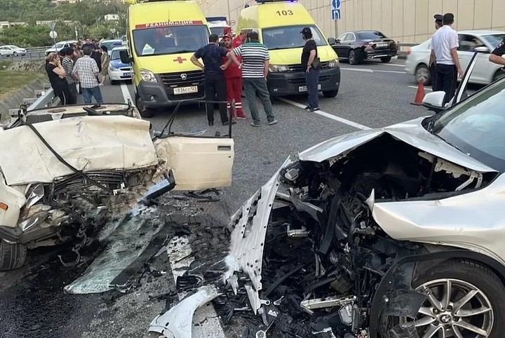 Семейная пара погибла  в жестком ДТП в городе  Сочи