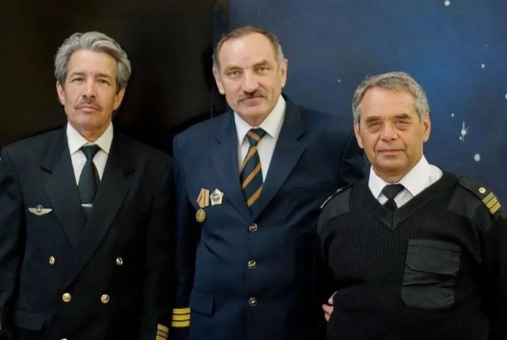 Путин наградил орденом Мужества пилотов, посадивших 26 лет назад самолет с горящим двигателем в Анапе