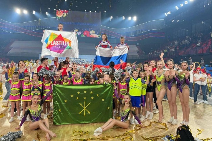 Майкопские гимнасты вошли в топ-10 команд на Всероссийской Гимнастраде