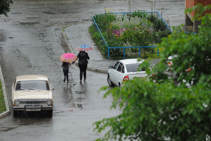 В Краснодарском крае циклон движется  на Азовское море