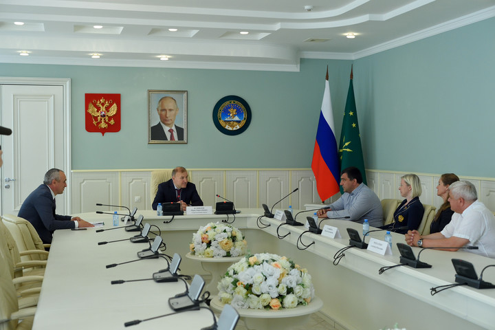 Глава Адыгеи принял делегацию Российского союза спортсменов