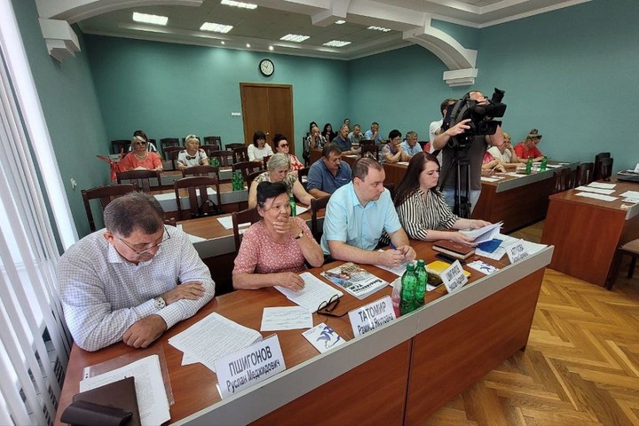 В Майкопе обсудили реализацию партийных проектов «Единой России»