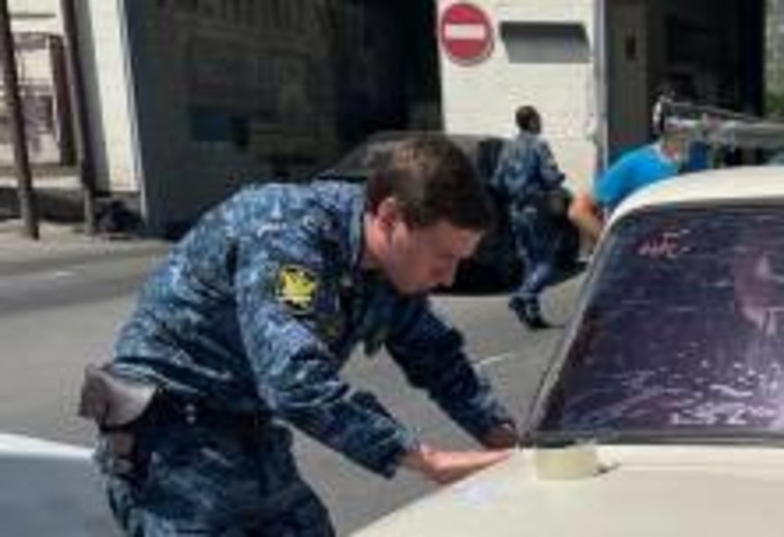 Автомобиль Краснодарца, задолжавшего более 200 тысяч рублей, арестован.