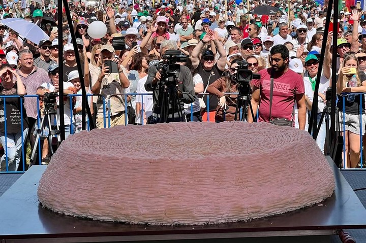 В Адыгее на фестивале сварили самый большой круг адыгейского сыра