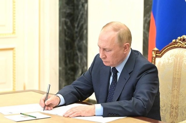 Президент Путин заявил, что процесс дедолларизации неизбежен