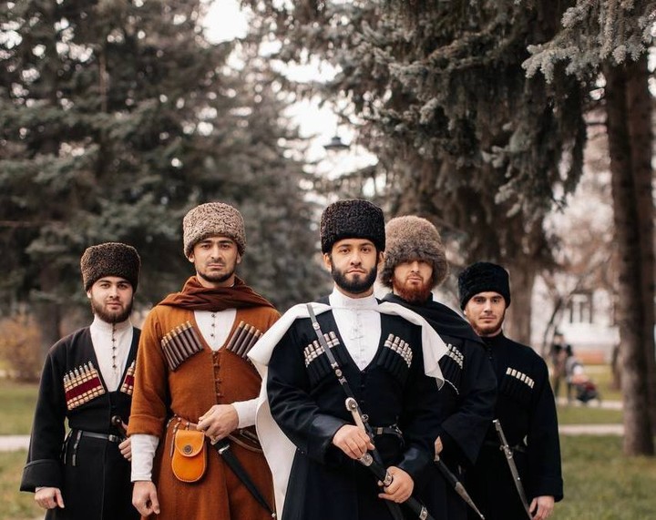 В Адыгее отмечают День национального адыгского (черкесского) костюма