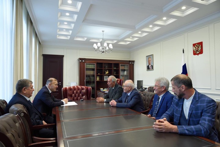 Кумпилов встретился с представителями адыгской диаспоры Сирии и Израиля