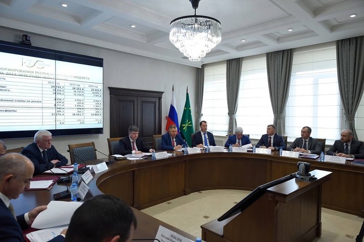 На заседании Кабмина Адыгеи обсудили проект бюджета республики