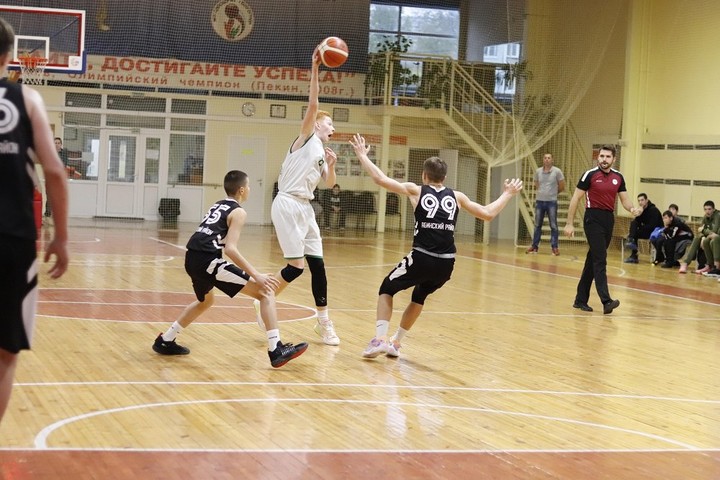 Юные баскетболисты из Адыгеи вышли в полуфинал первенства России