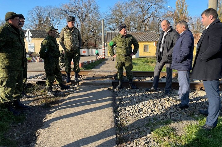 Майкоп гиагинская. Таранухин Гиагинский район. Глава Гиагинского района Таранухин. Зам Гиагинского района. Мобилизованные в Адыгее фото.