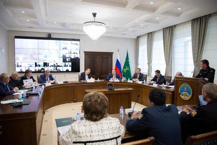 Глава Адыгеи провел заседание Антинаркотической комиссии