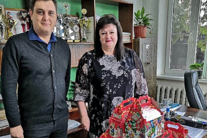 Депутат ГД Ремезков передал в Адыгею подарки детям с нарушениями слуха