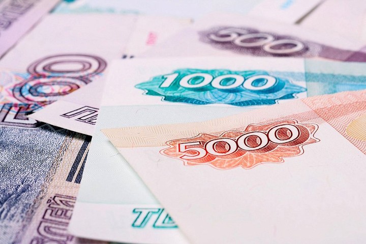 С 1 января МРОТ в России составляет 16 242 рубля в месяц