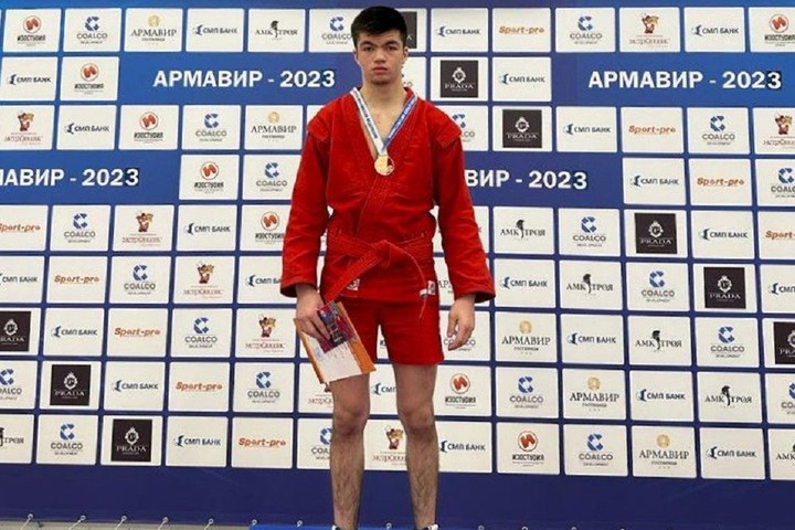 Самбист из Адыгейска стал бронзовым призёром первенства России