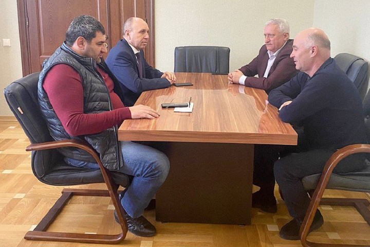 В Адыгейске обсудили взаимодействие городских сластей с депутатами
