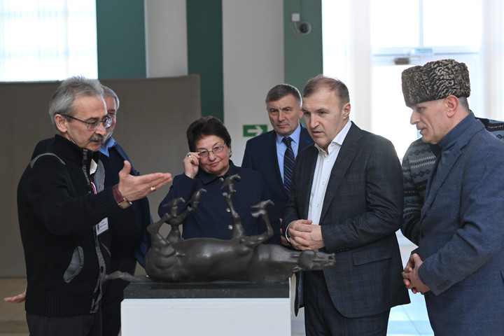 Глава Адыгеи принял участие в открытии экспозиции в филиале музея Востока