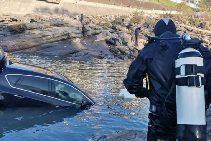 Водолазная служба МЧС отмечает профессиональный праздник