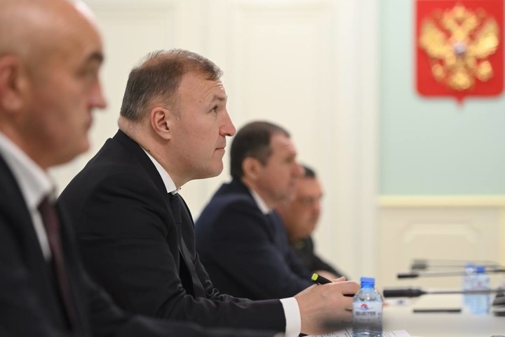 Глава Адыгеи принял участие в приеме граждан полпредом президента РФ в ЮФО