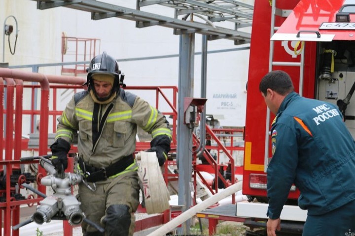 В Адыгее на территории нефтебазы провели пожарно-тактическое учение