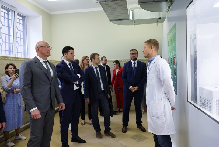  В Калининграде открыли лабораторию по разработке лекарств для лечения редких заболеваний