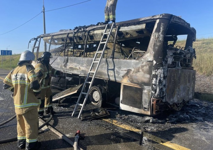 Полиция Адыгеи проводит проверку по факту возгорания рейсового автобуса